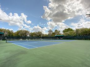 301 Lakeview Dr 204, Weston FL 33326