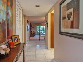 301 Lakeview Dr 204, Weston FL 33326