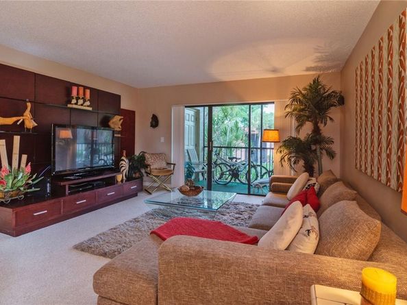 301 Lakeview Dr 204, Weston FL 33326