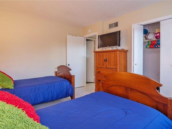 301 Lakeview Dr 204, Weston FL 33326