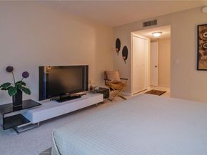 301 Lakeview Dr 204, Weston FL 33326