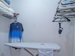 301 Lakeview Dr 204, Weston FL 33326