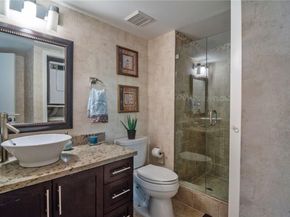 301 Lakeview Dr 204, Weston FL 33326
