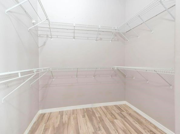 5720 W Waterford Dr, Davie FL 33331