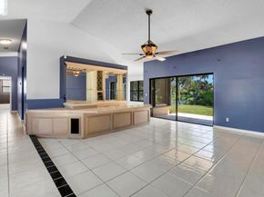 5720 W Waterford Dr, Davie FL 33331