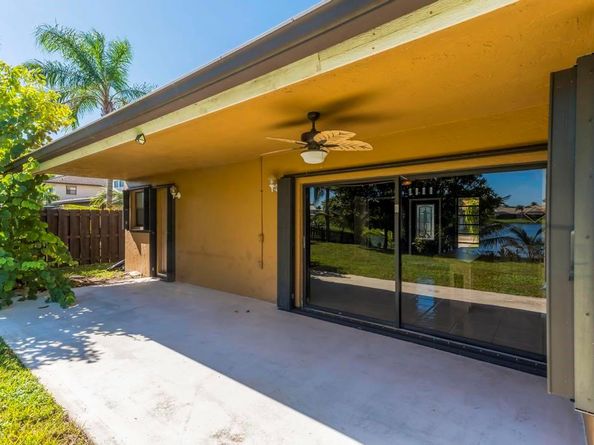 5720 W Waterford Dr, Davie FL 33331