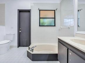 5720 W Waterford Dr, Davie FL 33331