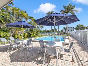 689 NE 6th Court 1090, Boynton Beach FL 33435