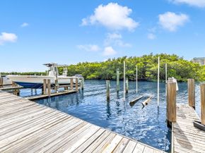 689 NE 6th Court 1090, Boynton Beach FL 33435