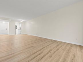 689 NE 6th Court 1090, Boynton Beach FL 33435