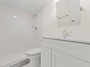 689 NE 6th Court 1090, Boynton Beach FL 33435