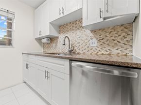 689 NE 6th Court 1090, Boynton Beach FL 33435