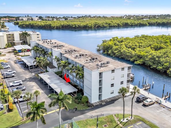 689 NE 6th Court 1090, Boynton Beach FL 33435