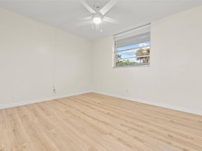 689 NE 6th Court 1090, Boynton Beach FL 33435