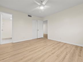 689 NE 6th Court 1090, Boynton Beach FL 33435