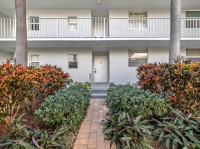 689 NE 6th Court 1090, Boynton Beach FL 33435