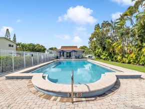 689 NE 6th Court 1090, Boynton Beach FL 33435