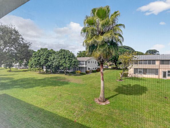 265 Windsor L, West Palm Beach FL 33417