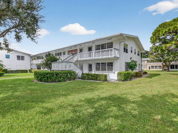 265 Windsor L, West Palm Beach FL 33417