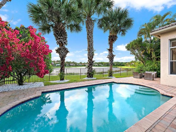 101 Dalena Way, Palm Beach Gardens FL 33418