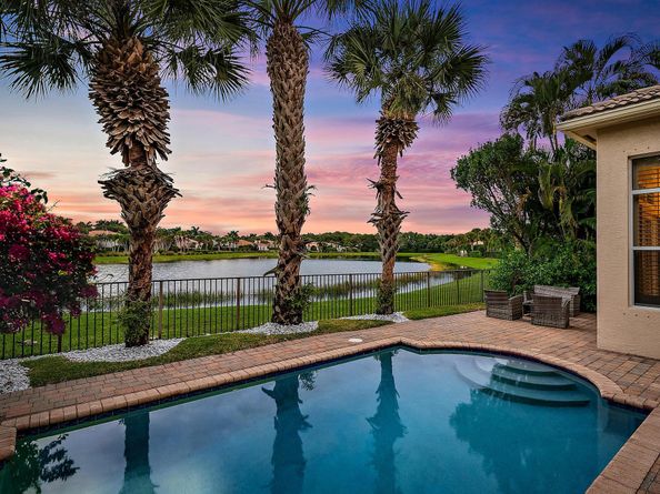 101 Dalena Way, Palm Beach Gardens FL 33418
