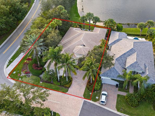 101 Dalena Way, Palm Beach Gardens FL 33418