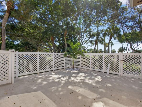 3103 Kingston Court, West Palm Beach FL 33409
