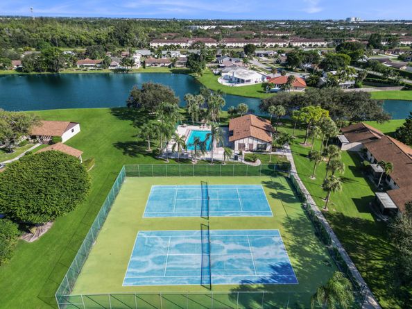 48 Via De Casas Norte, Boynton Beach FL 33426