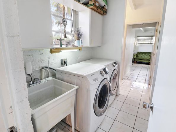 2625 E Gulfstream Ln, Fort Lauderdale FL 33312