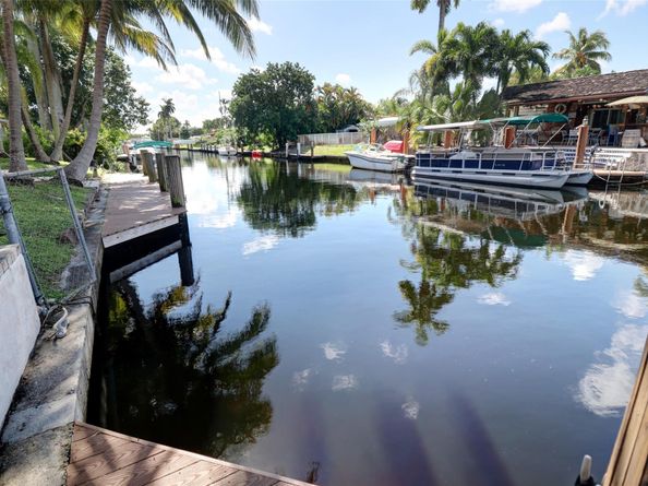 2625 E Gulfstream Ln, Fort Lauderdale FL 33312