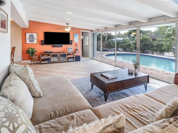 2625 E Gulfstream Ln, Fort Lauderdale FL 33312