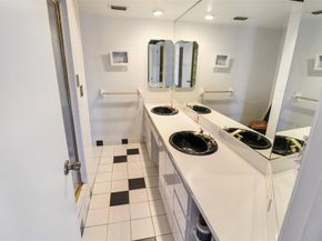 2625 E Gulfstream Ln, Fort Lauderdale FL 33312