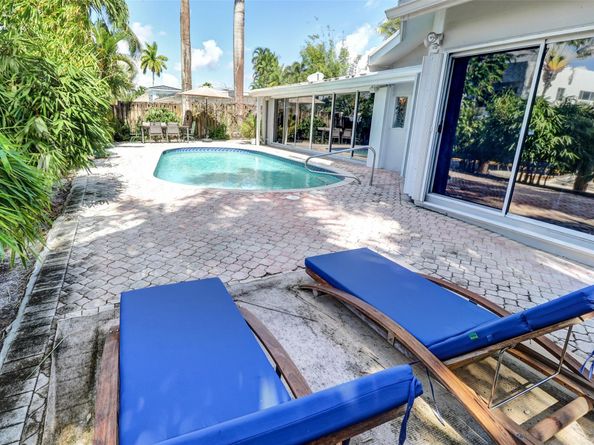 2625 E Gulfstream Ln, Fort Lauderdale FL 33312