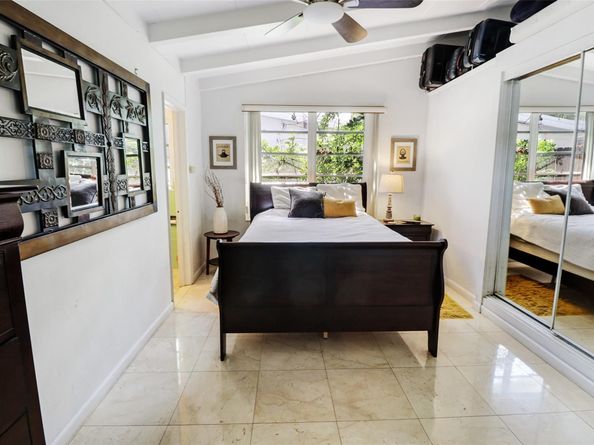 2625 E Gulfstream Ln, Fort Lauderdale FL 33312