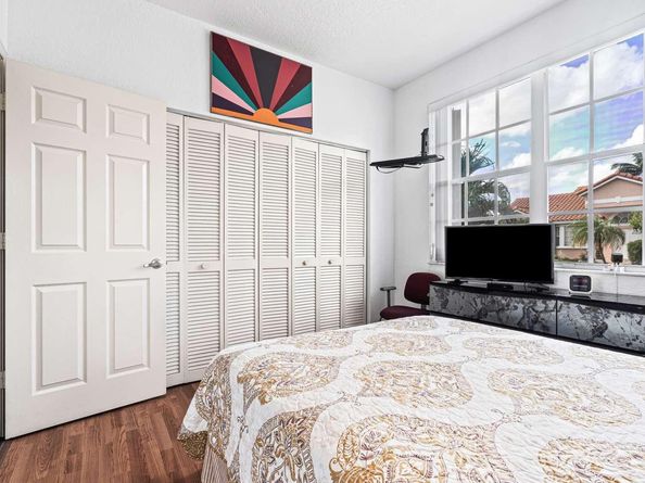 3274 NW 22nd Ave, Fort Lauderdale FL 33309