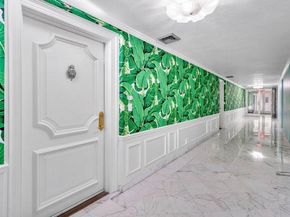 100 Royal Palm Way D1, Palm Beach FL 33480