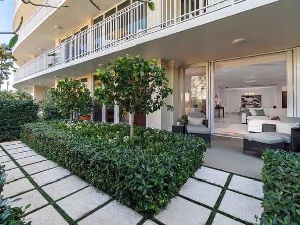 100 Royal Palm Way D1, Palm Beach FL 33480
