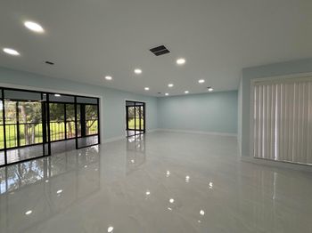 9266 Vista Del Lago