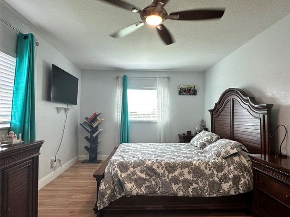 9208 NW 80th St, Tamarac FL 33321