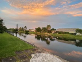 9208 NW 80th St, Tamarac FL 33321