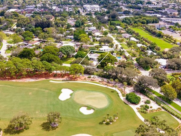 1080 E Country Club Cir, Plantation FL 33317