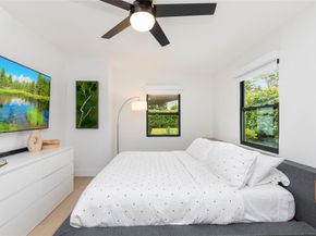 1080 E Country Club Cir, Plantation FL 33317