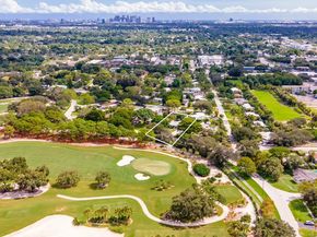 1080 E Country Club Cir, Plantation FL 33317
