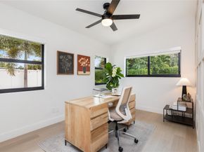 1080 E Country Club Cir, Plantation FL 33317