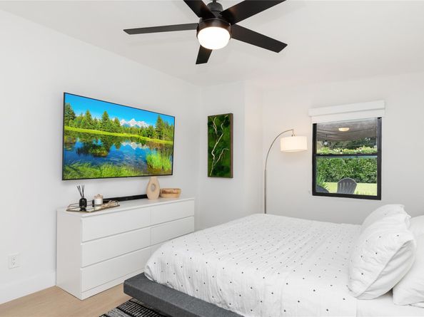 1080 E Country Club Cir, Plantation FL 33317