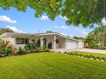 1080 E Country Club Cir