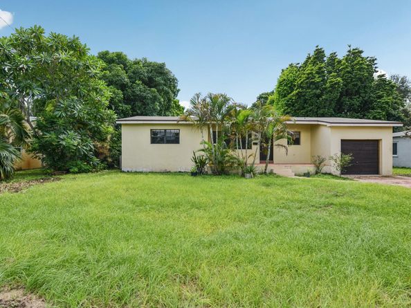 2708 Adams St, Hollywood FL 33020