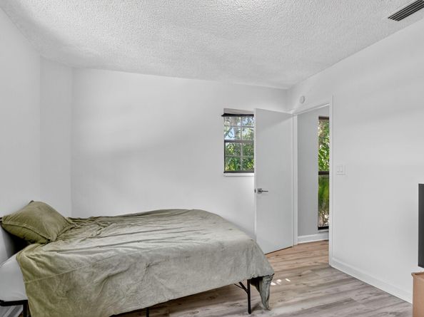 1517 SE 4th Court, Deerfield Beach FL 33441