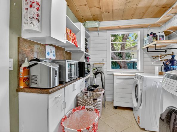 1517 SE 4th Court, Deerfield Beach FL 33441