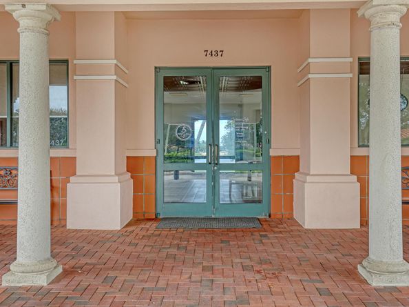 2828 Kittbuck Way, West Palm Beach FL 33411